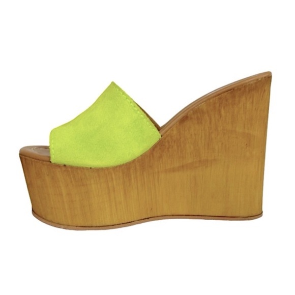 Steve Madden Sandra neon  Green Wedge platforms Size 7 Slip-On Comfort - Picture 7 of 11